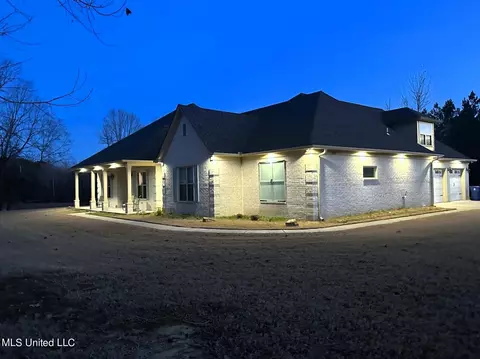 610 Lloyds Ln, Nesbit, MS 38651 photo 9