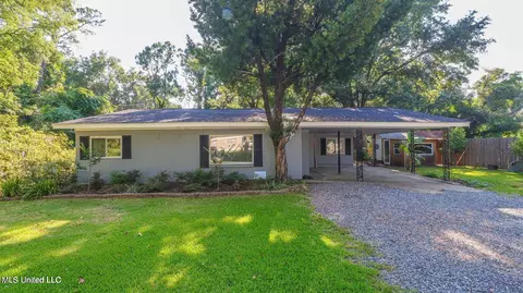 741 Highland Dr, Biloxi, MS 39532