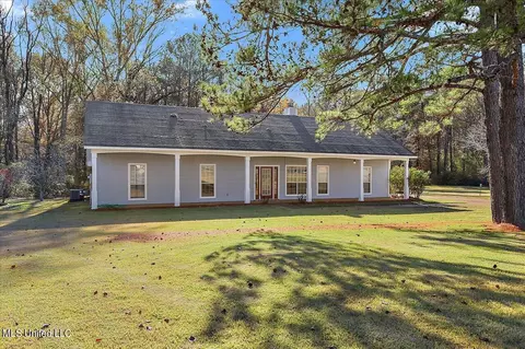 603 Ridge Park Ln, Raymond, MS 39154