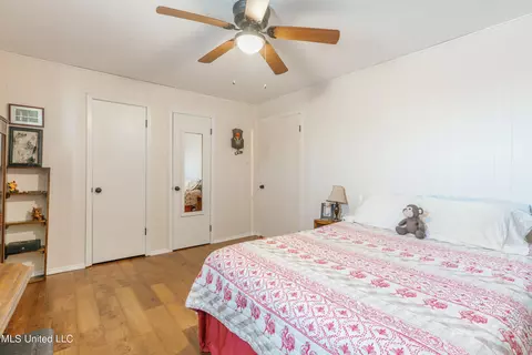Bedroom - 19587 Hwy 35, Mize, MS 39116 photo 2 of 3