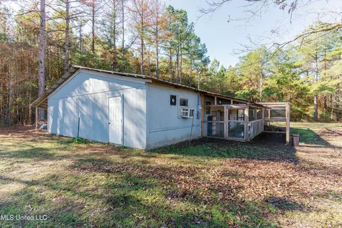 Exterior - 19587 Hwy 35, Mize, MS 39116 photo 7 of 15