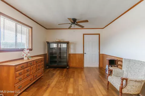 Living - 19587 Hwy 35, Mize, MS 39116 photo 10 of 10