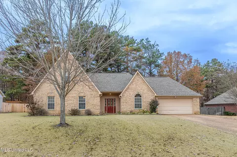 9836 Taylor Dr, Olive Branch, MS 38654