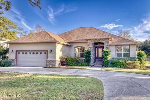 14005 Solano Cir, Ocean Springs, MS 39564
