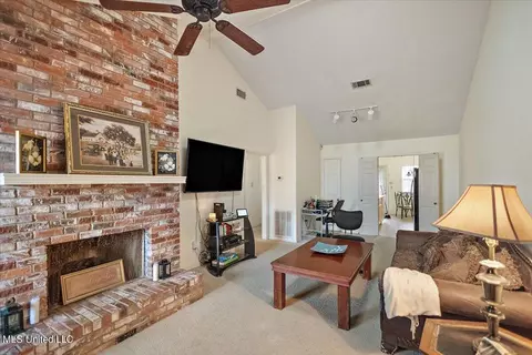 13 Meadowoods Cir, Jackson, MS 39211 photo 5