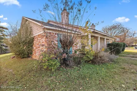 13 Meadowoods Cir, Jackson, MS 39211 photo 2