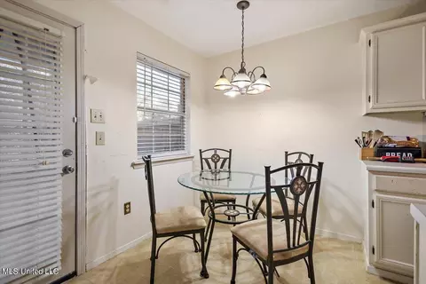 13 Meadowoods Cir, Jackson, MS 39211 photo 9