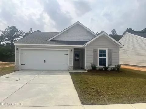 209 Savannah Gardens Rd, Ocean Springs, MS 39564