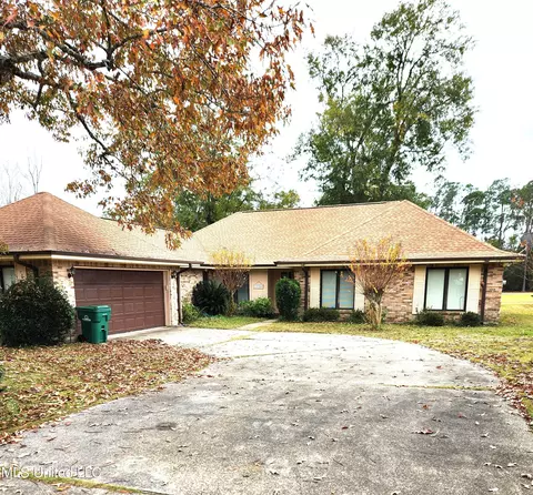 7726 Laie Pl, Diamondhead, MS 39525