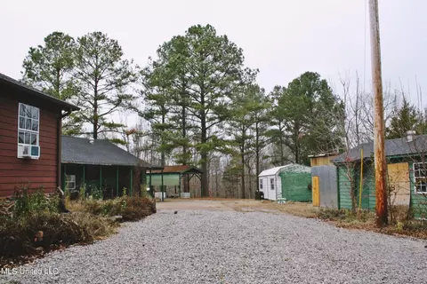 1811 Mcgee Rd, Blue Mountain, MS 38610 photo 2