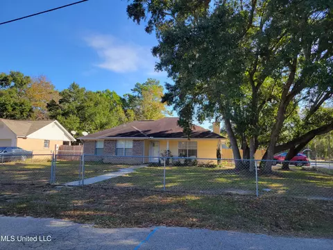1500 Brown St, Ocean Springs, MS 39564