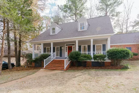 105 Countrywood Cir, Clinton, MS 39056