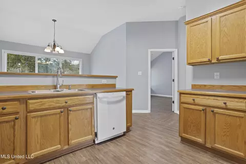 420 Pinecrest Cir, Long Beach, MS 39560 photo 12