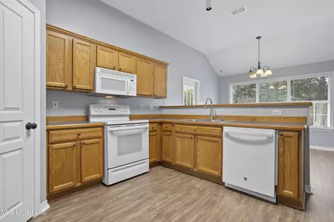 420 Pinecrest Cir, Long Beach, MS 39560 photo 9