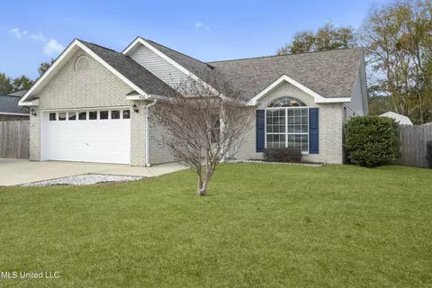 420 Pinecrest Cir, Long Beach, MS 39560 photo 2