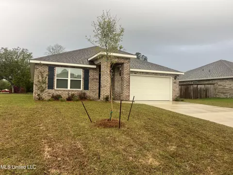 1096 Enclave Cir, Long Beach, MS 39560