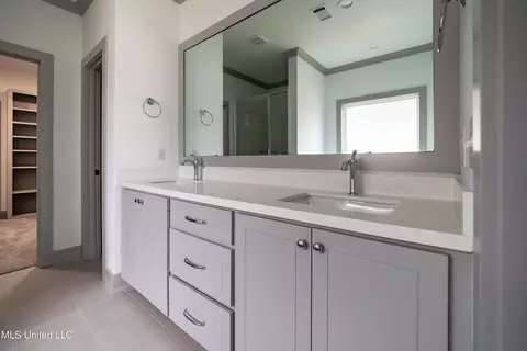 Bath - 831 Glenwild Cir, Canton, MS 39046 photo 2 of 5