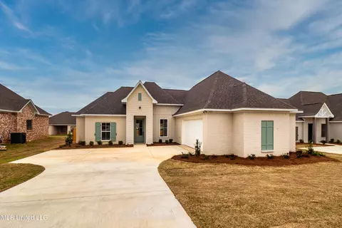 831 Glenwild Cir, Canton, MS 39046