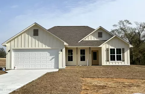 8 Theodore Dr, Poplarville, MS 39470