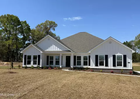 18911 Harrington Cir, Biloxi, MS 39532