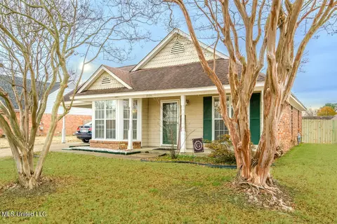 10335 Stephenson Ln, Olive Branch, MS 38654