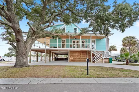 127 Markham Dr, Gulfport, MS 39507