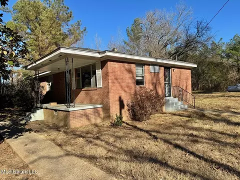 3808 Parks Place Rd, Como, MS 38619
