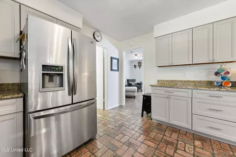 Kitchen - 888 Hana Pl, Diamondhead, MS 39525 photo 3 of 3