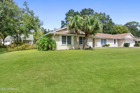 Exterior - 888 Hana Pl, Diamondhead, MS 39525 photo 2 of 6