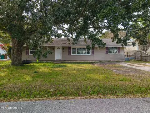 108 Oak View Ave, Long Beach, MS 39560