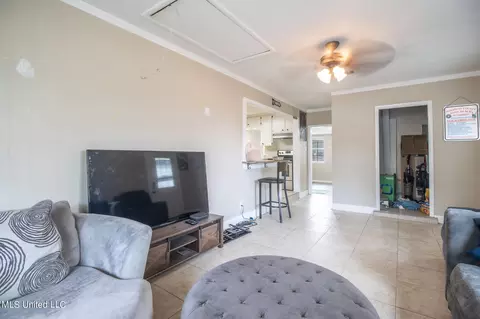 108 Oak View Ave, Long Beach, MS 39560 photo 2