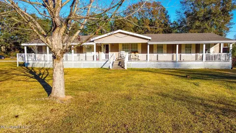 11066 Hughes Rd, Gulfport, MS 39503