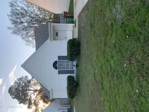 355 Bells Ferry Dr, Biloxi, MS 39531