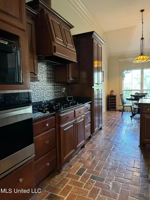 Kitchen - 724 Oleander Ln, Biloxi, MS 39532 photo 1 of 4