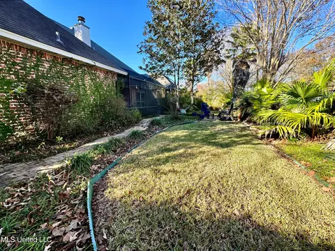 Exterior - 724 Oleander Ln, Biloxi, MS 39532 photo 7 of 9