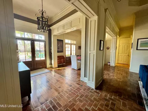 Entry Way - 724 Oleander Ln, Biloxi, MS 39532 photo 3 of 3
