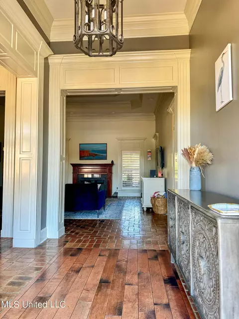 Entry Way - 724 Oleander Ln, Biloxi, MS 39532 photo 1 of 3