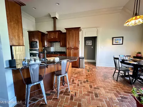 Kitchen - 724 Oleander Ln, Biloxi, MS 39532 photo 3 of 4