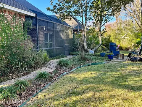 Exterior - 724 Oleander Ln, Biloxi, MS 39532 photo 5 of 9