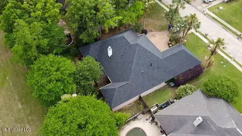 Exterior - 724 Oleander Ln, Biloxi, MS 39532 photo 2 of 9