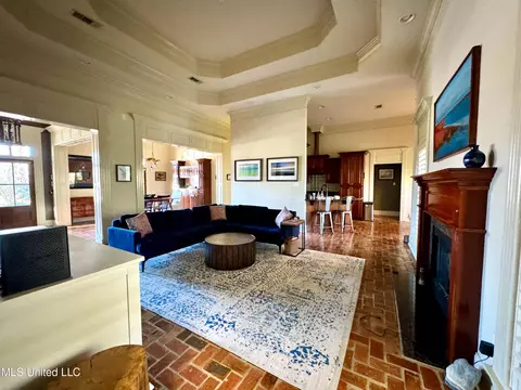 Living - 724 Oleander Ln, Biloxi, MS 39532 photo 1 of 2