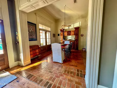 Dining - 724 Oleander Ln, Biloxi, MS 39532 photo 3 of 3