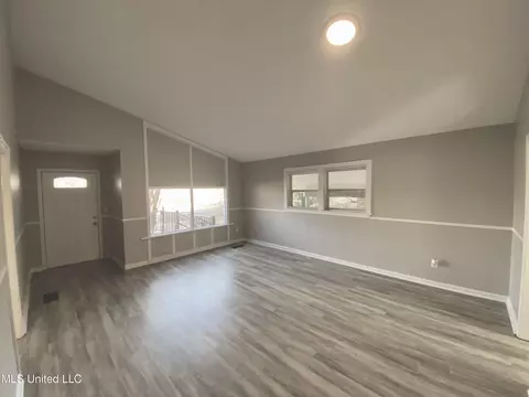 1056 Willow Ave, Canton, MS 39046 photo 3