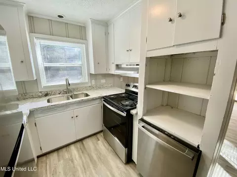 1056 Willow Ave, Canton, MS 39046 photo 5
