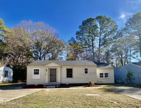 2938 Fairhill Dr, Jackson, MS 39212 photo 1