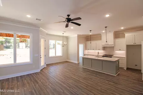 Living - 133 Bronson Bnd, Flowood, MS 39232 photo 1 of 4