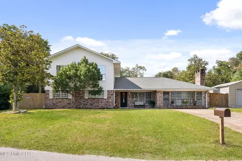 2 Wingate Dr, Gulfport, MS 39503
