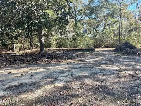 2449 Davidson Rd, Ocean Springs, MS 39564