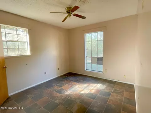 5904 Kings Rd, Moss Point, MS 39563 photo 5