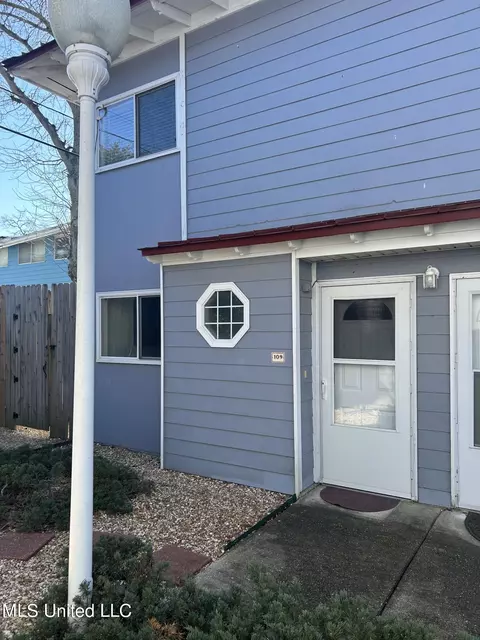 1664 Beach Blvd #109, Biloxi, MS 39531